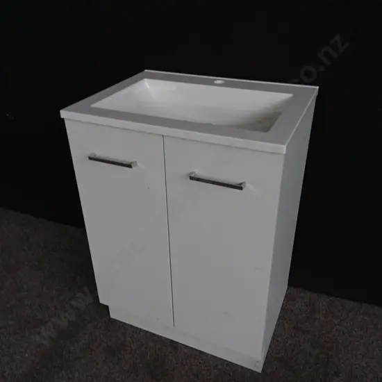 BATHROOM VANITY UNIT WITH INTEGRATED SINK H 84CM X W 60CM X D 45.5 CM