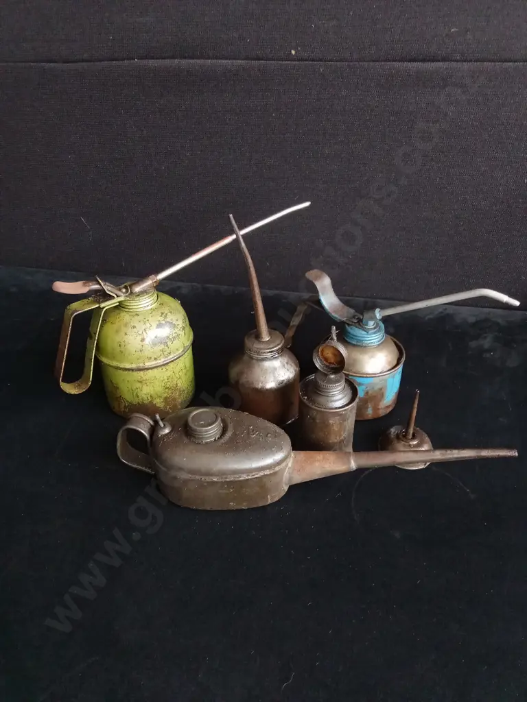 THUMB PUMP OIL CANS Image 1++