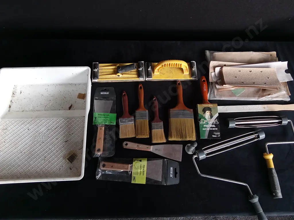 ASSORTED PAINT BRUSHES SAND PAPER AND OTHER ITEMS Image 1++