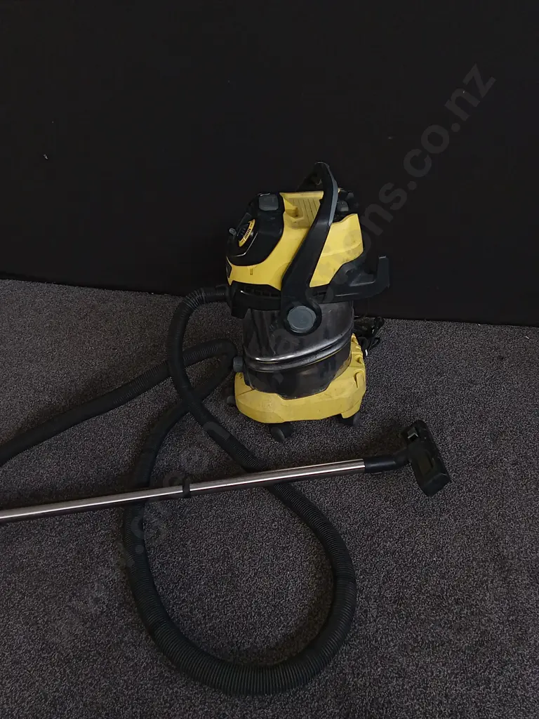 KARCHER WD 6 P PREMIUM VACUUM CLEANER WORKING Image 1++