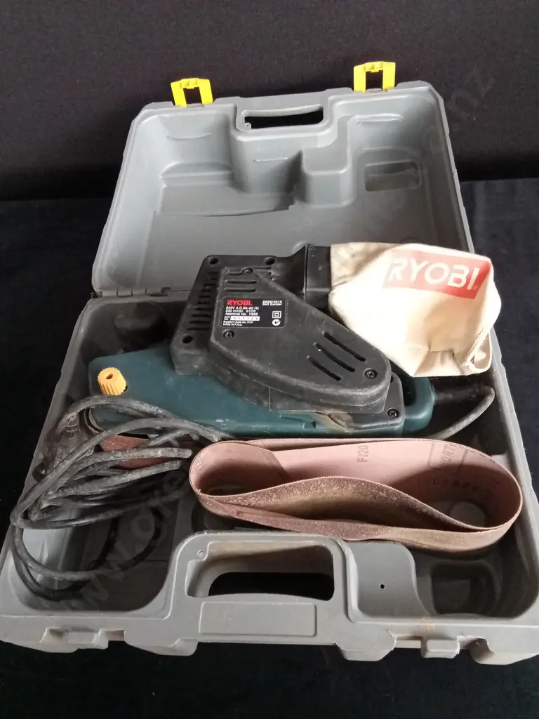 RYOBI 240V BELT SANDER Image 1++