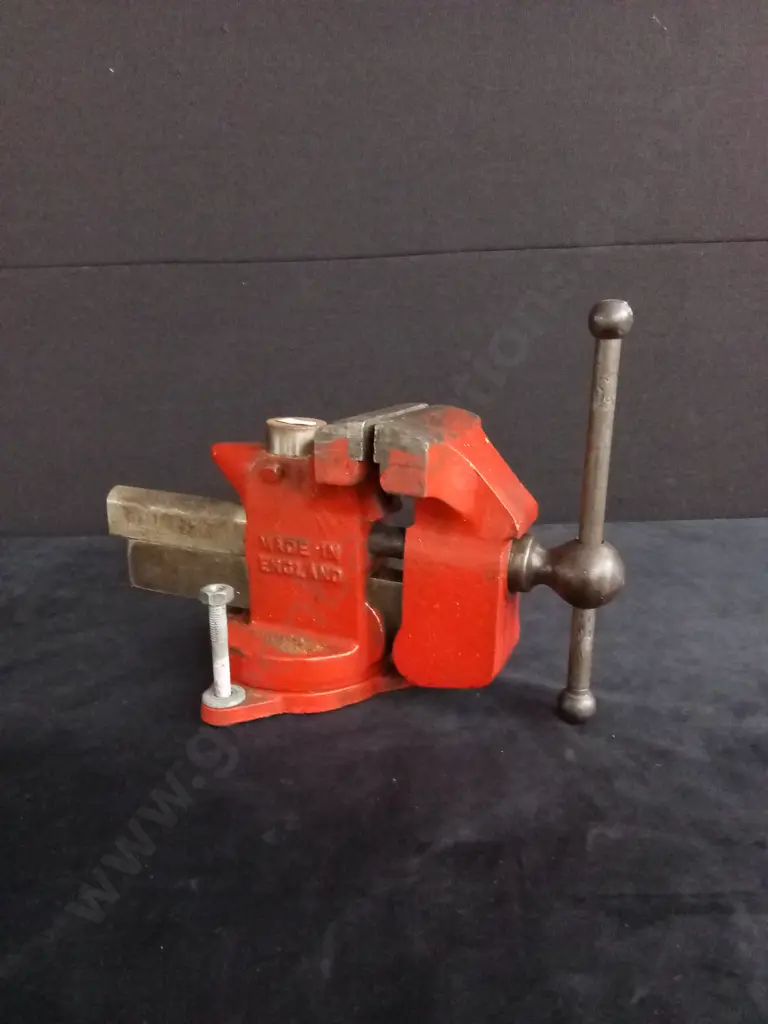 VINTAGE COLOMBIAN BENCH VICE Image 1++