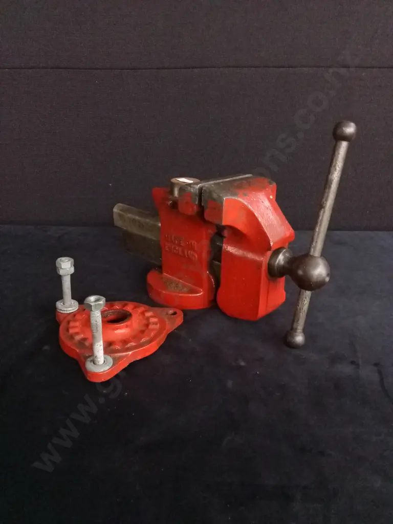 VINTAGE COLOMBIAN BENCH VICE Image 1++