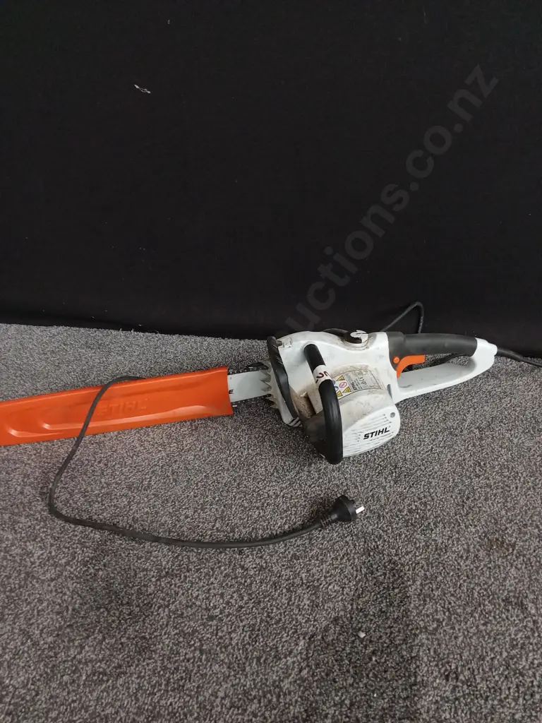 STIHL CHAINSAW AND BLADE COVER Image 1++