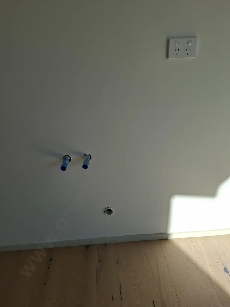 BRAND NEW NOOK HOMES CABIN - 5.69M LONG X 4.05M WIDE. 2.95M HIGH AT SHORT END 3.55M HIGH AT TALL END Image 1++