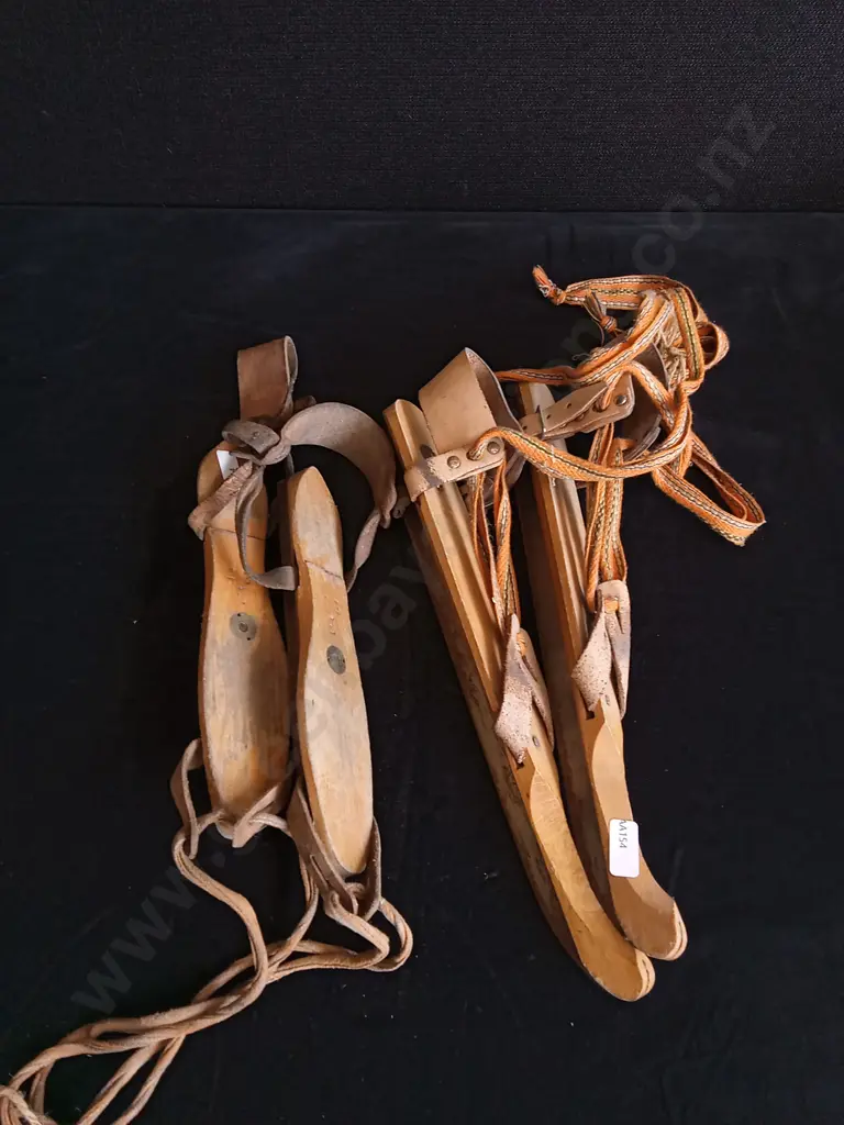 2 PAIRS OF VINTAGE DUTCH PRIMITIVE WOODEN ICE SKATES Image 1++