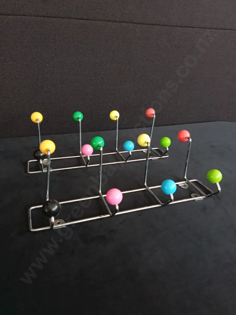 2 PIECES SPUTNIK STYLE WALL MOUNTED COAT RACK Image 1++