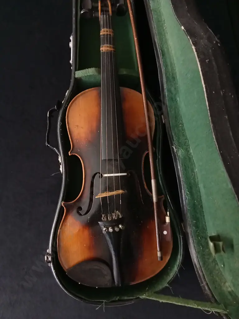VINTAGE VIOLIN, INCLUDES CASE Image 1++