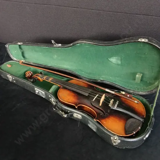 VINTAGE VIOLIN, INCLUDES CASE
