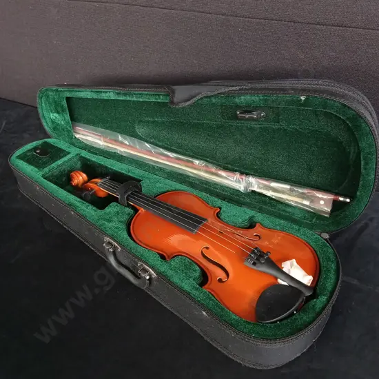 StUDENT VIOLIN, INCLUDES CASE