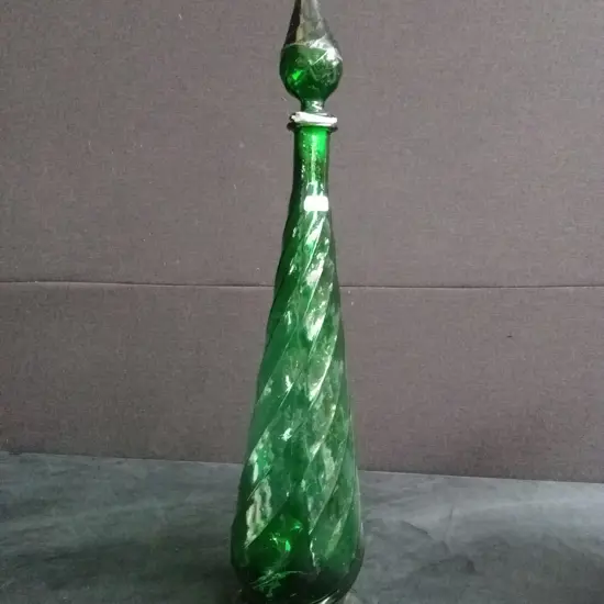 VINTAGE EMERALD GREEN GENIE GLASS BOTTLE