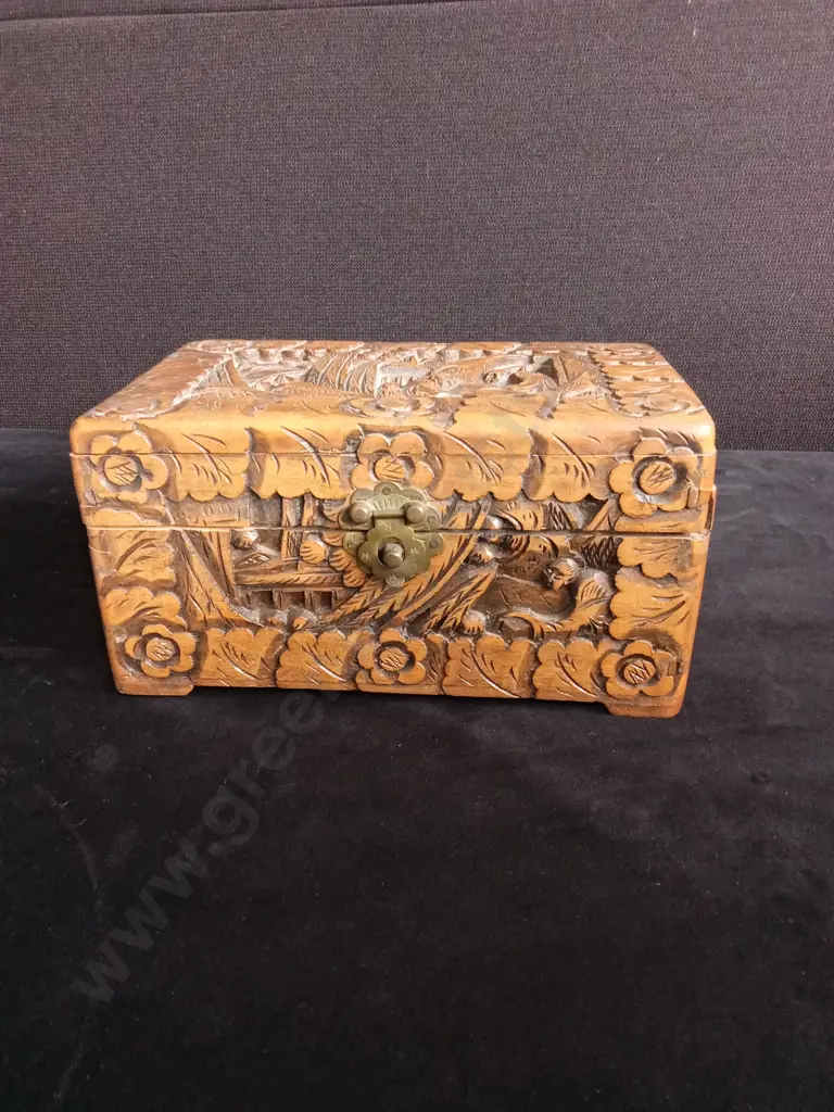 VINTAGE HAND-CARVED WOODEN BOX MADE IN HONG KONG Image 1++