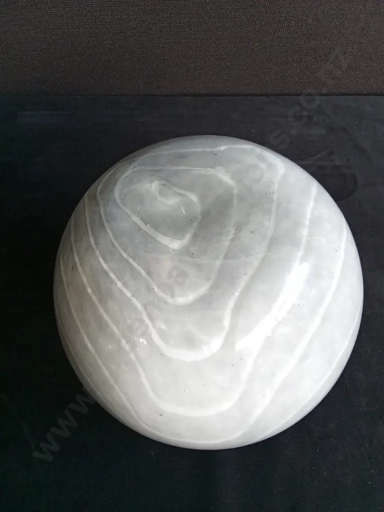 GLASS ROUND VASE Image 1++