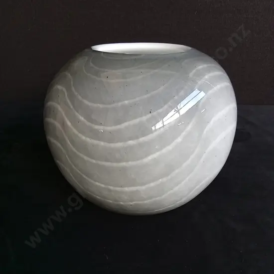 GLASS ROUND VASE