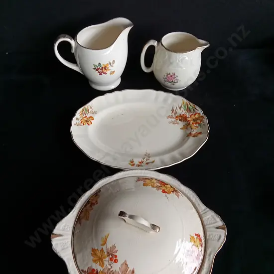 4 PIECES SERVING DISHES