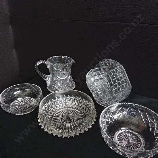 5 PIECES CRYSTAL AND GLASS BOWKS AND VASES