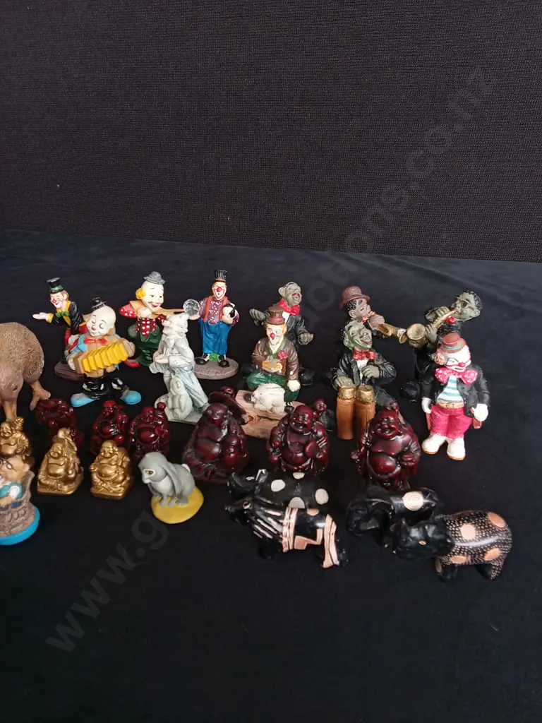 COLLECTION OF DECORATIVE FIGURINES Image 1++