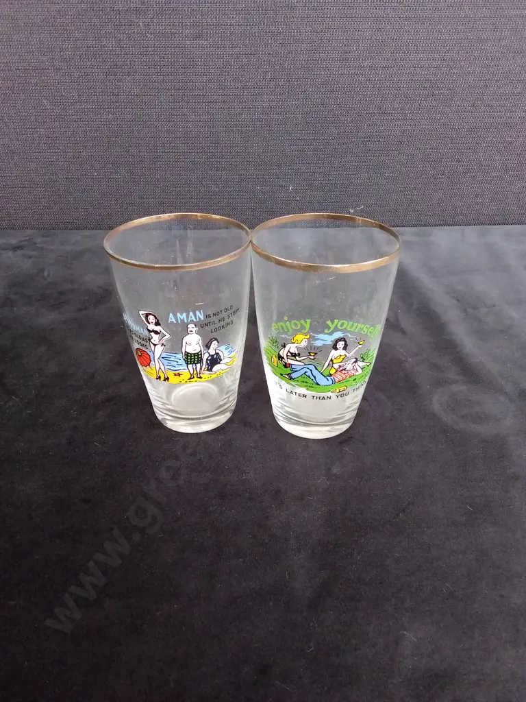3 VINTAGE STAR TUMBLERS AND 2 DRINKING GLASSES Image 1++