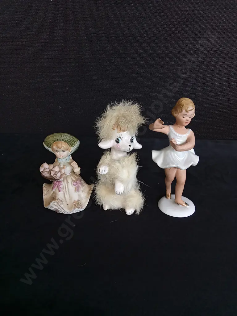 3 FIGURINES Image 1++