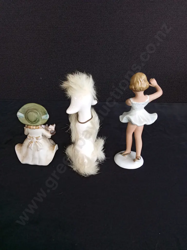 3 FIGURINES Image 1++