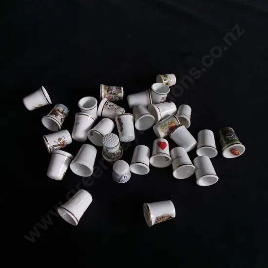 COLLECTION OF VINTAGE CERAMIC THIMBLES