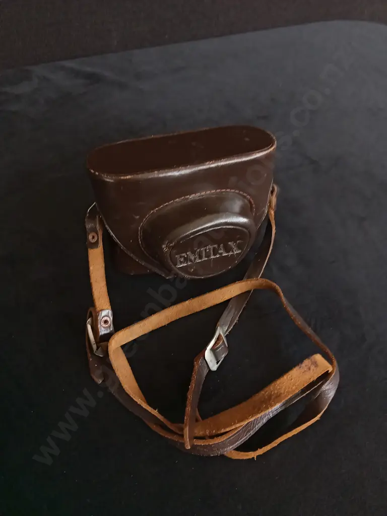 VINTAGE EMITAX AUTOMATIC 35MM CAMERA, INCLUDES LEATHER CASE Image 1++