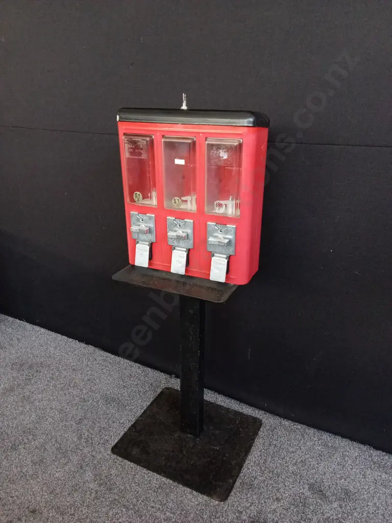 UNBRANDED 3 IN 1 TOY DISPENSER ON STEEL PEDESTAL COIN MECHANISMS Image 1++