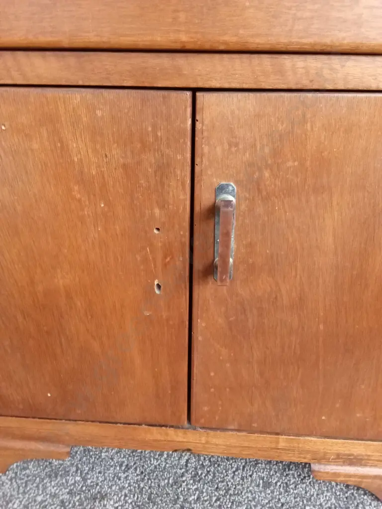 WOODEN CHEST OF DRAWERS (MISSING ONE HANDLE) H 80CM L 64CM D 43CM Image 1++