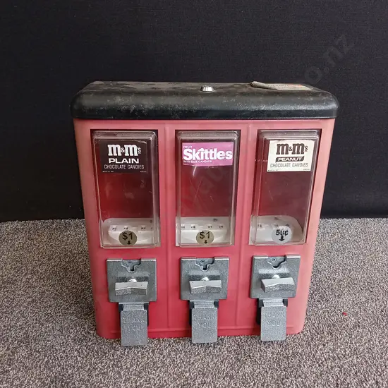 UNBRANDED 3 IN 1 TOY DISPENSER