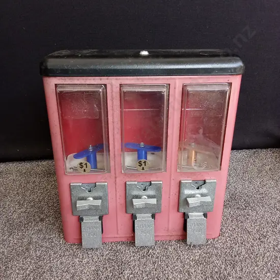 UNBRANDED 3 IN 1 TOY DISPENSER