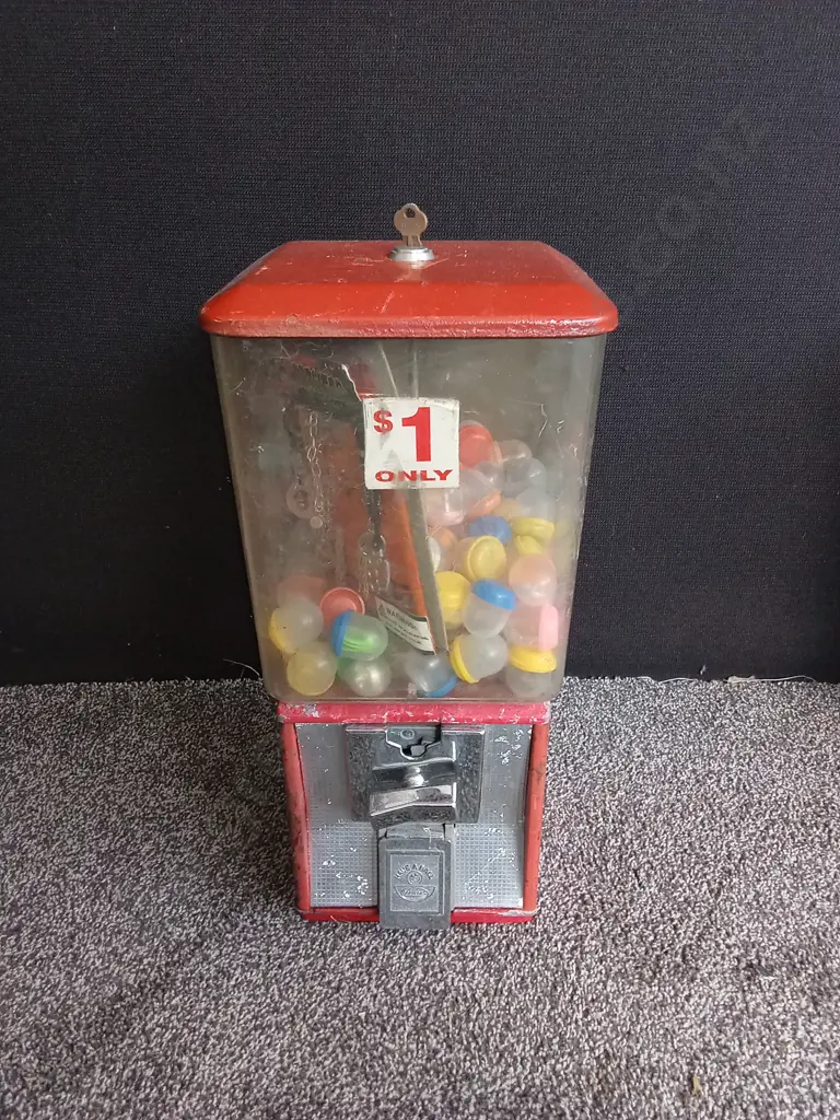 NORTHWESTERN SINGLE RED VENDING MACHINE COMPLETE WITH STOCK Image 1++