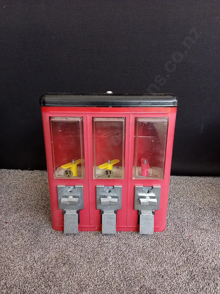 UNBRANDED 3 IN 1 TOY DISPENSER Image 1++