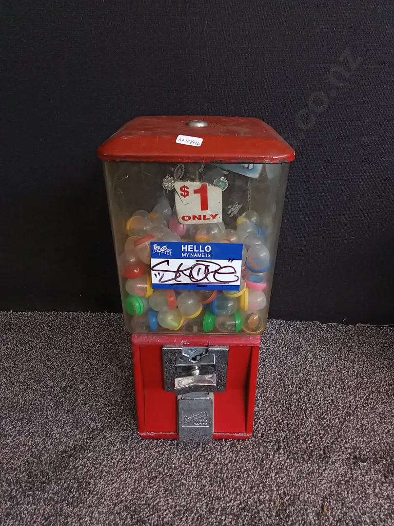 NORTHWESTERN SINGLE RED VENDING MACHINE COMPLETE WITH STOCK Image 1++