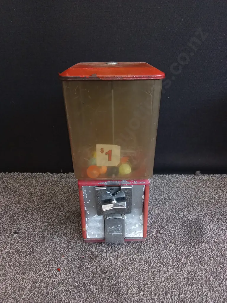 NORTHWESTERN SINGLE RED VENDING MACHINE Image 1++