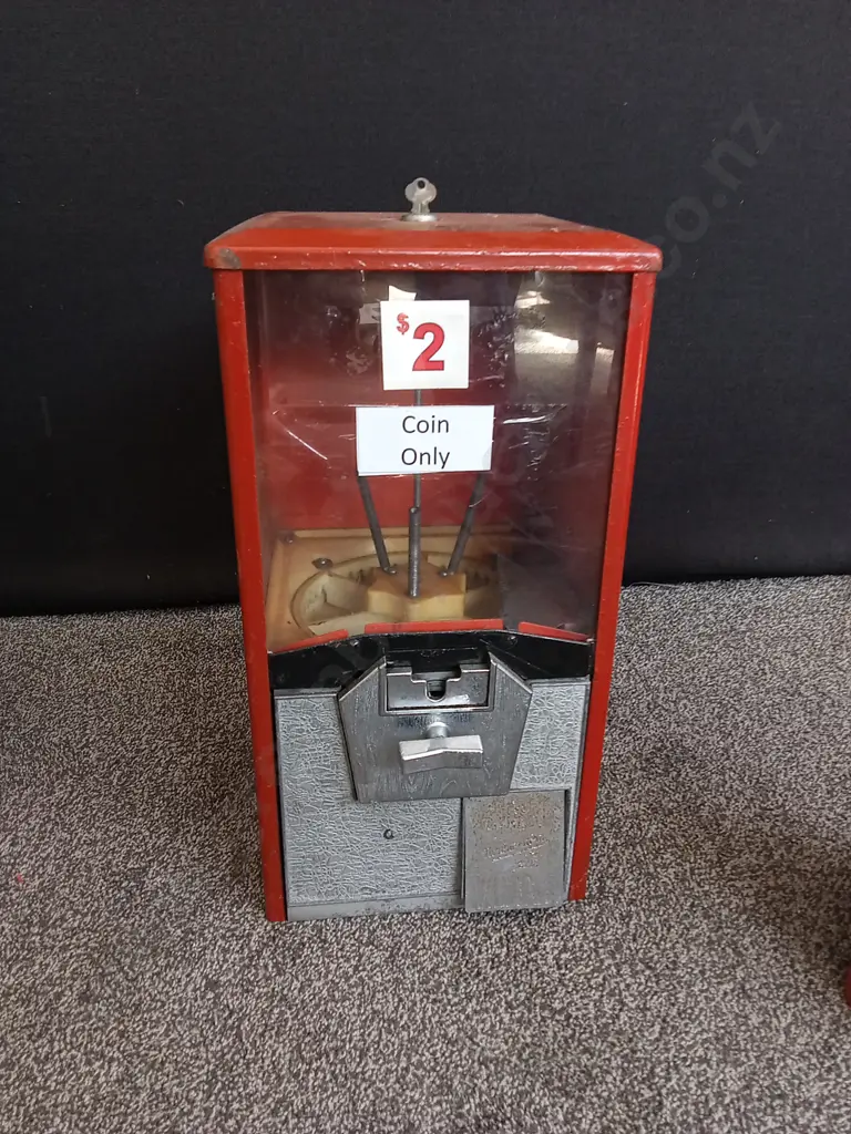 NORTHWESTERN SINGLE RED VENDING MACHINE Image 1++