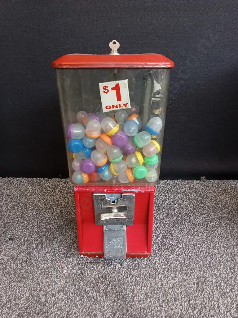 NORTHWESTERN SINGLE RED VENDING MACHINE COMPLETE WITH STOCK Image 1++