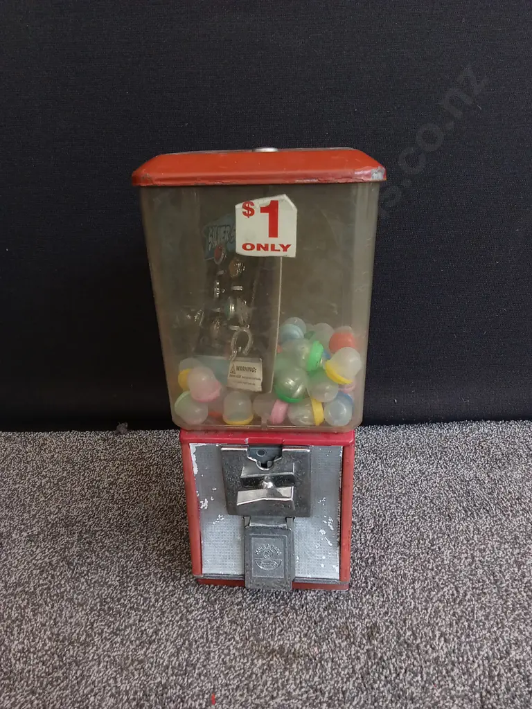 SCANLENS SINGLE RED VENDING MACHINE WITH STOCK Image 1++