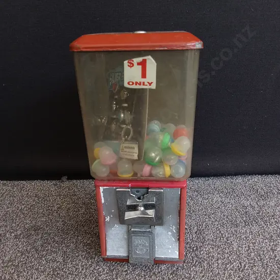 SCANLENS SINGLE RED VENDING MACHINE WITH STOCK