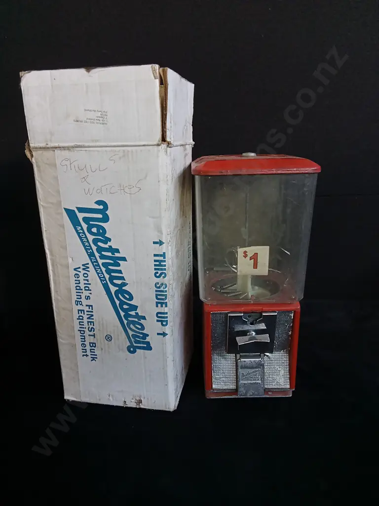BOXED NORTHWESTERN SINGLE RED VENDING MACHINE Image 1++