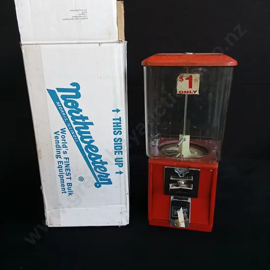 BOXED NORTHWESTERN SINGLE RED VENDING MACHINE COMPLETE WITH KEY