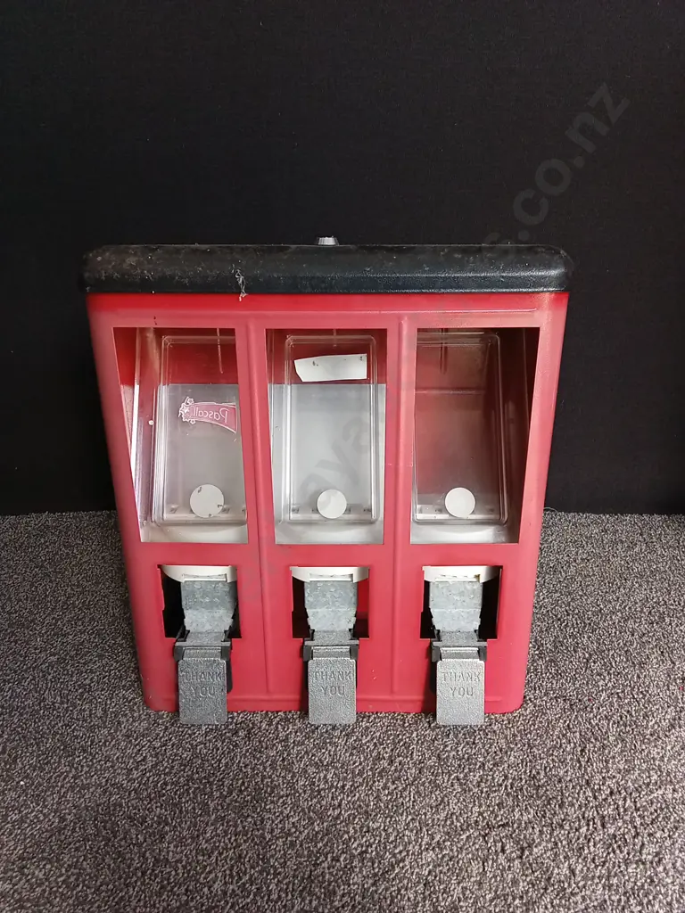 UNBRANDED 3 IN 1 TOY DISPENSER Image 1++