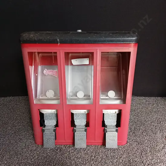 UNBRANDED 3 IN 1 TOY DISPENSER