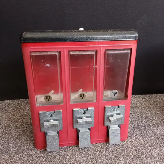 UNBRANDED 3 IN 1 TOY DISPENSER