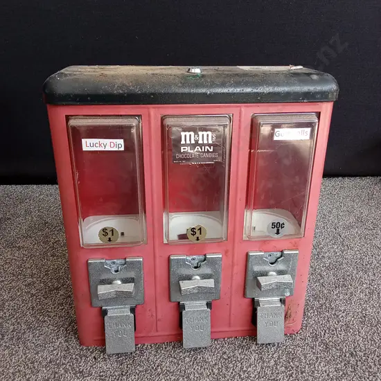 UNBRANDED 3 IN 1 TOY DISPENSER