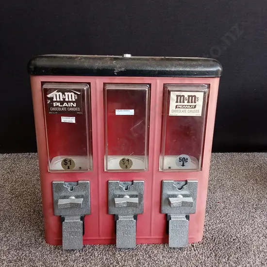 UNBRANDED 3 IN 1 TOY DISPENSER