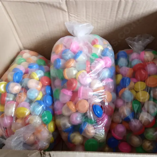 BOX OF CAPSULES OF STRETCHY TOYS FOR VENDING MACHINE