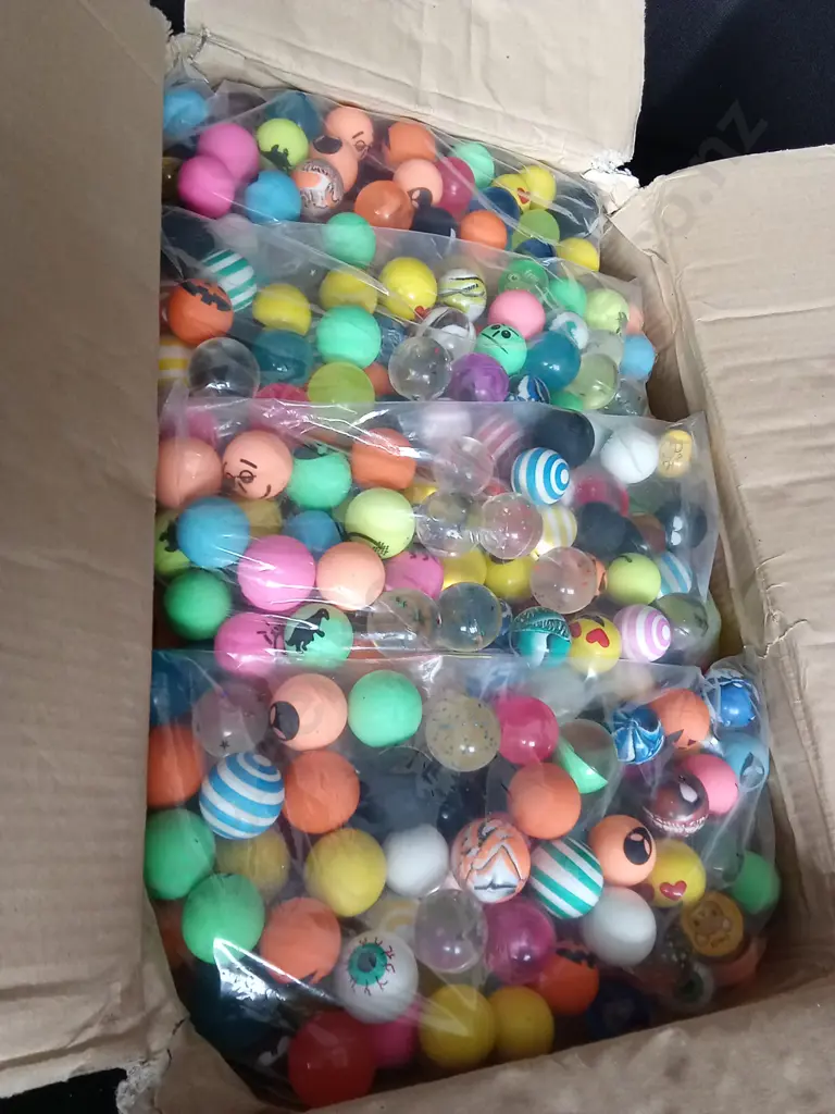 BOX OF SMALL BOUNCY BALLS FOR VENDING MACHINE Image 1++