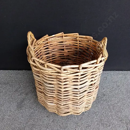 LARGE WICKER BASKET