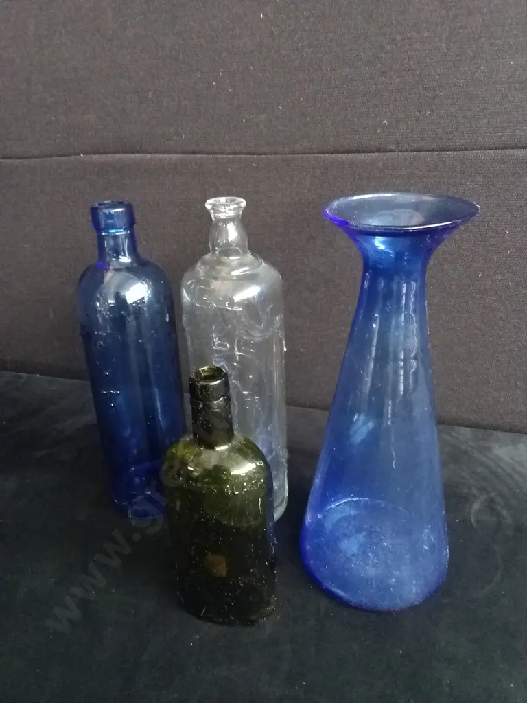 4 PIECES GLASS BOTTLES AND VASE Image 1++