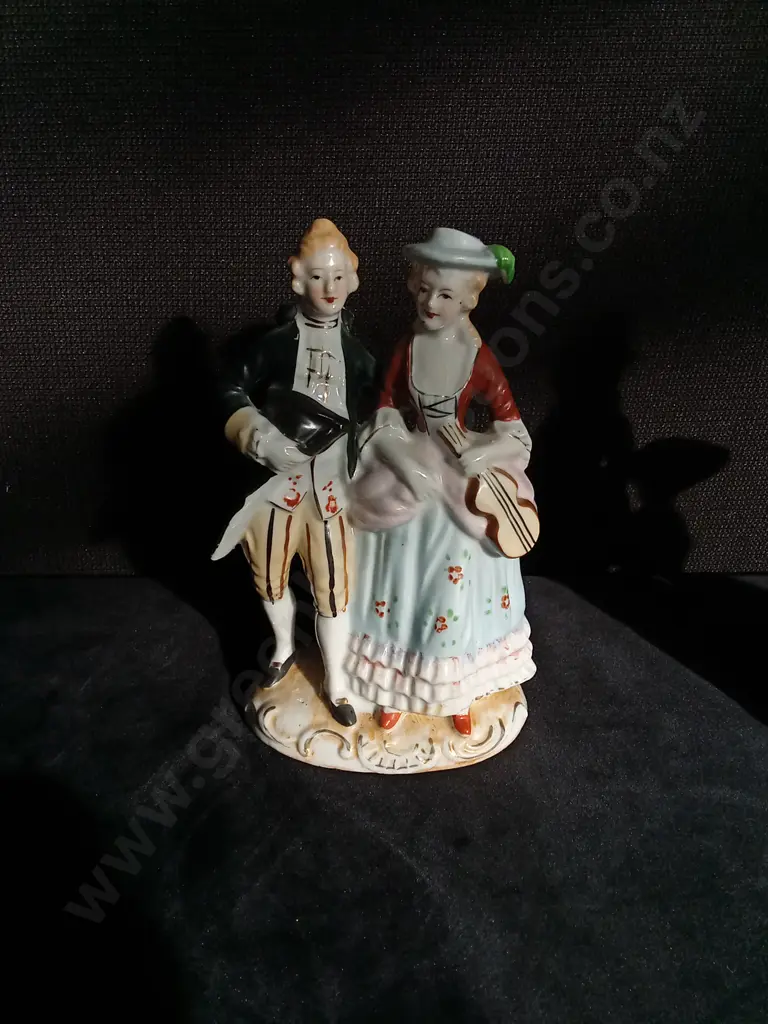 4 PIECES VICTORIAN STYLE PORCELAIN FIGURES Image 1++